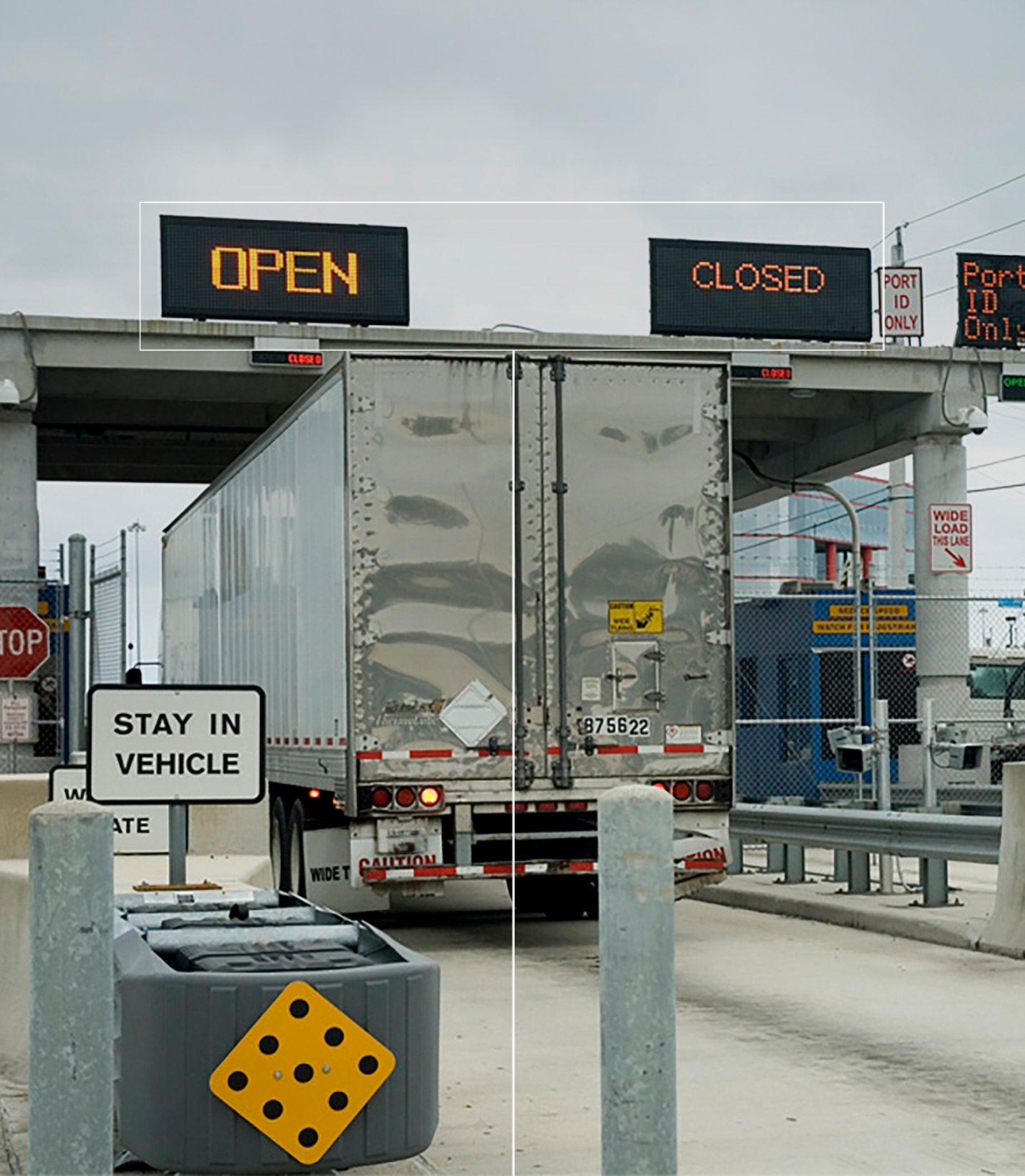 LED highway signs systems for open and close lanes