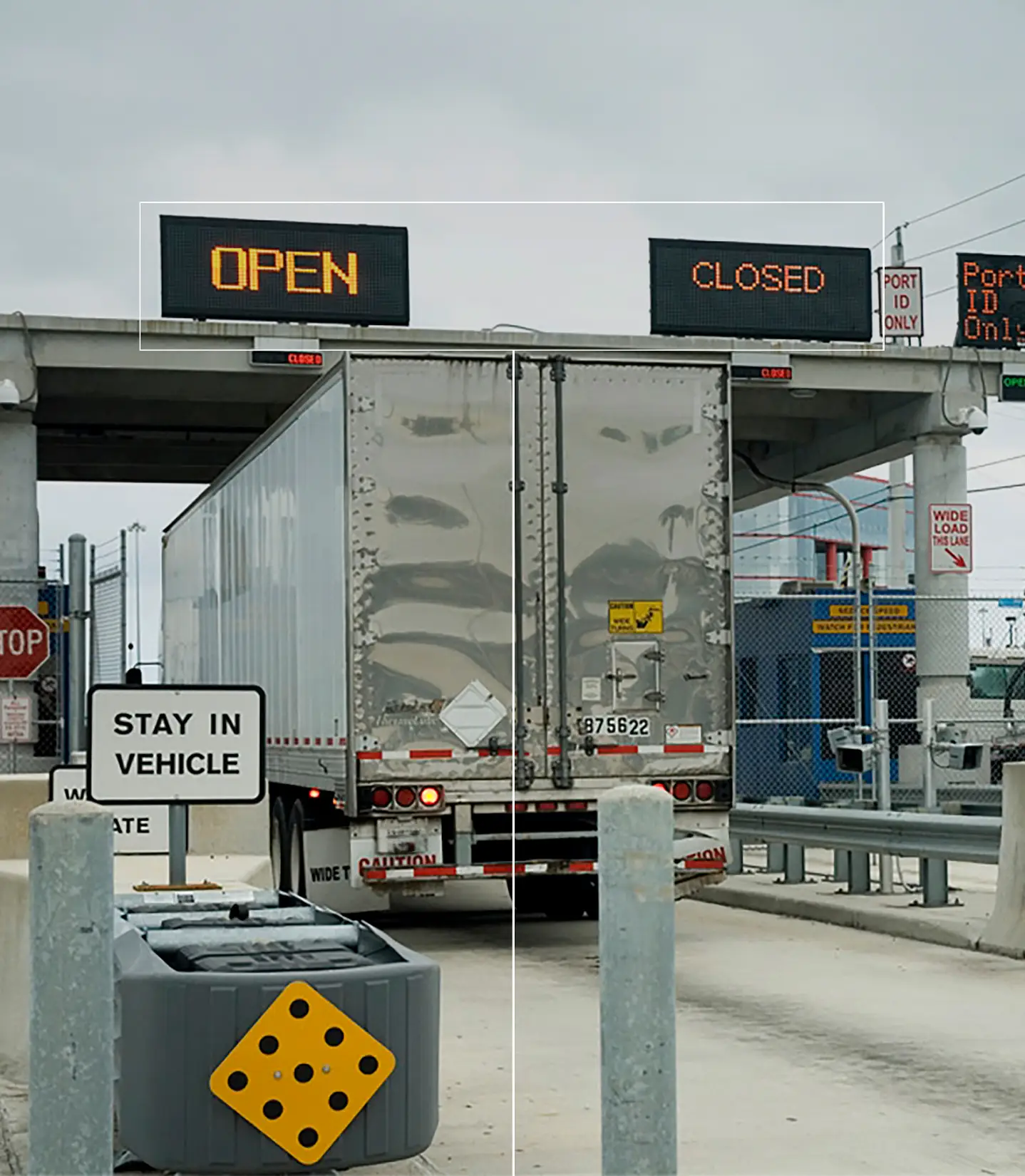 LED highway signs systems for open and close lanes